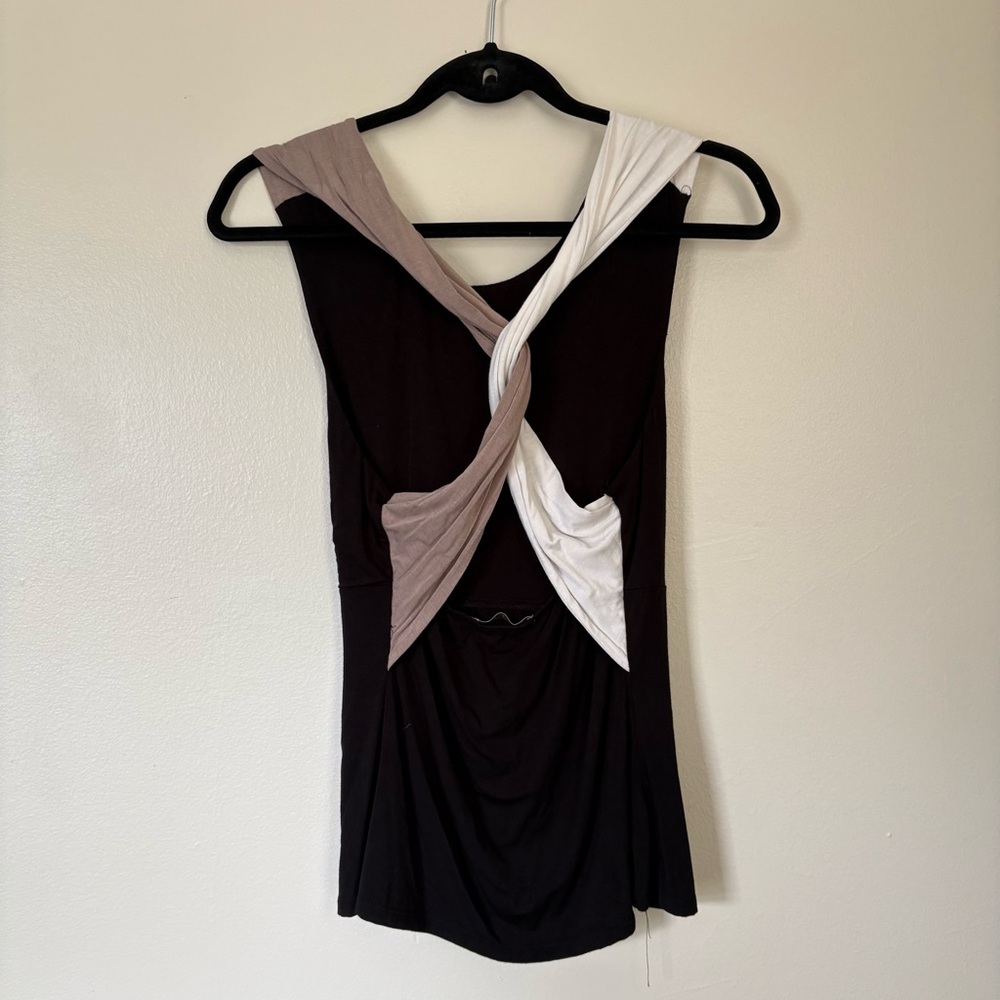 Eri & Ali Anthro Criss Cross Top Size Small